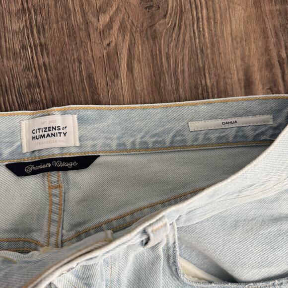 Citizens of Humanity Dahlia Bow Leg Baby Roll Jeans In Liri Light Wash Size 28 - Picture 6 of 16